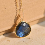 Elegant Protection Pendant in Labradorite