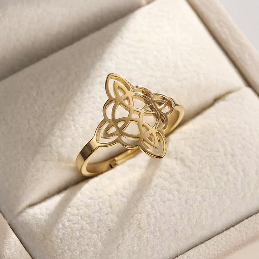 Verstellbarer Ring „Ewiger Schutz“ mit Hexenknoten