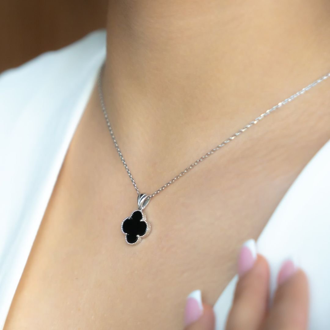 "Luck Clover Necklace" in Mother-of-Pearl or Onyx – Bild 5