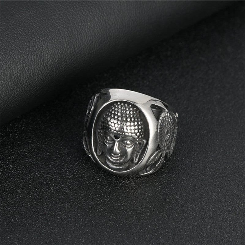 Metal Ring mit Buddha design