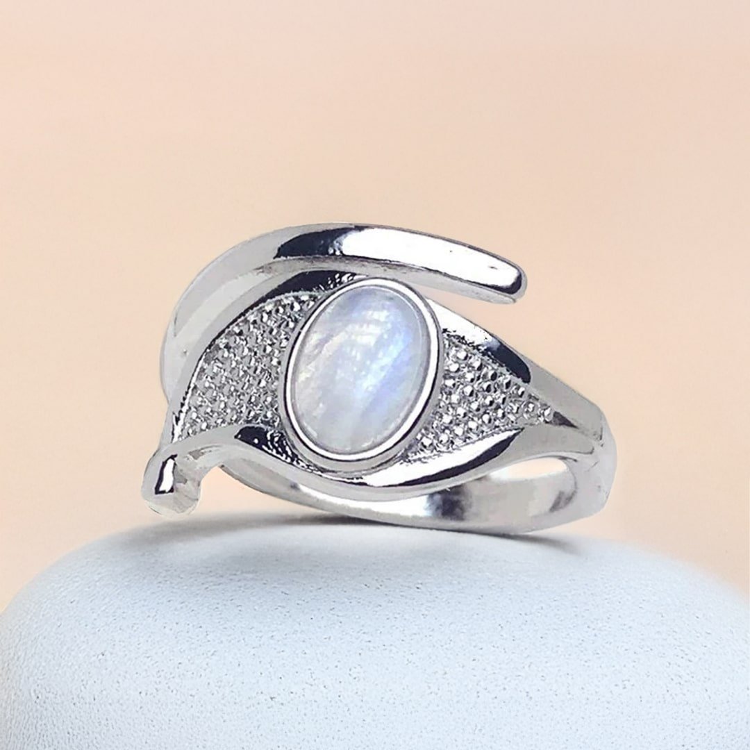 Verstellbarer Ring „Schutz-Aura“ aus weißem Labradorit