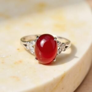 Verstellbar "Abundance" Ring in Granat