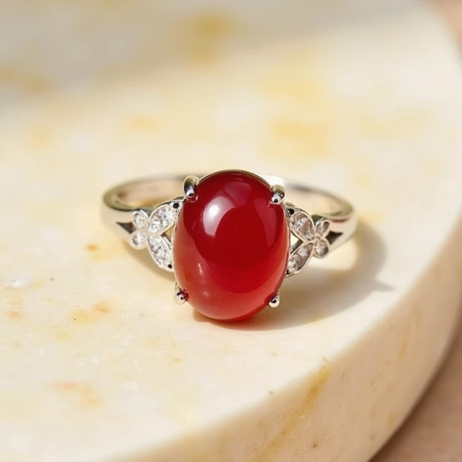 Verstellbar "Abundance" Ring in Granat