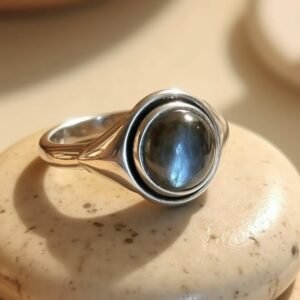 „Divya“-Ring aus Labradorit