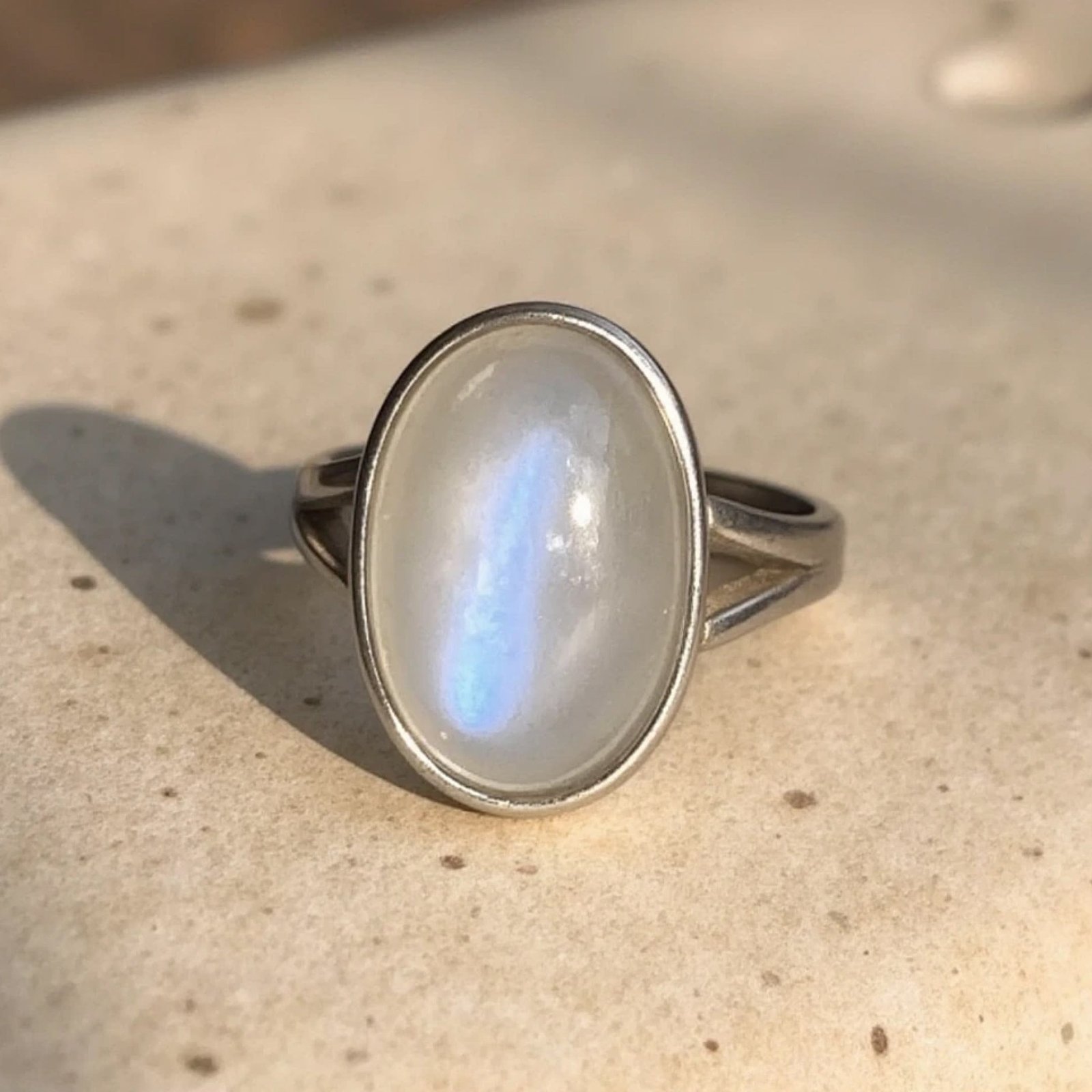 Adjustable Ring Astral Softness in Moonstone – Bild 3
