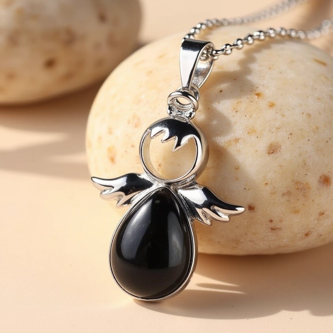 Small Angel Pendant and its Natural Stone – Bild 7