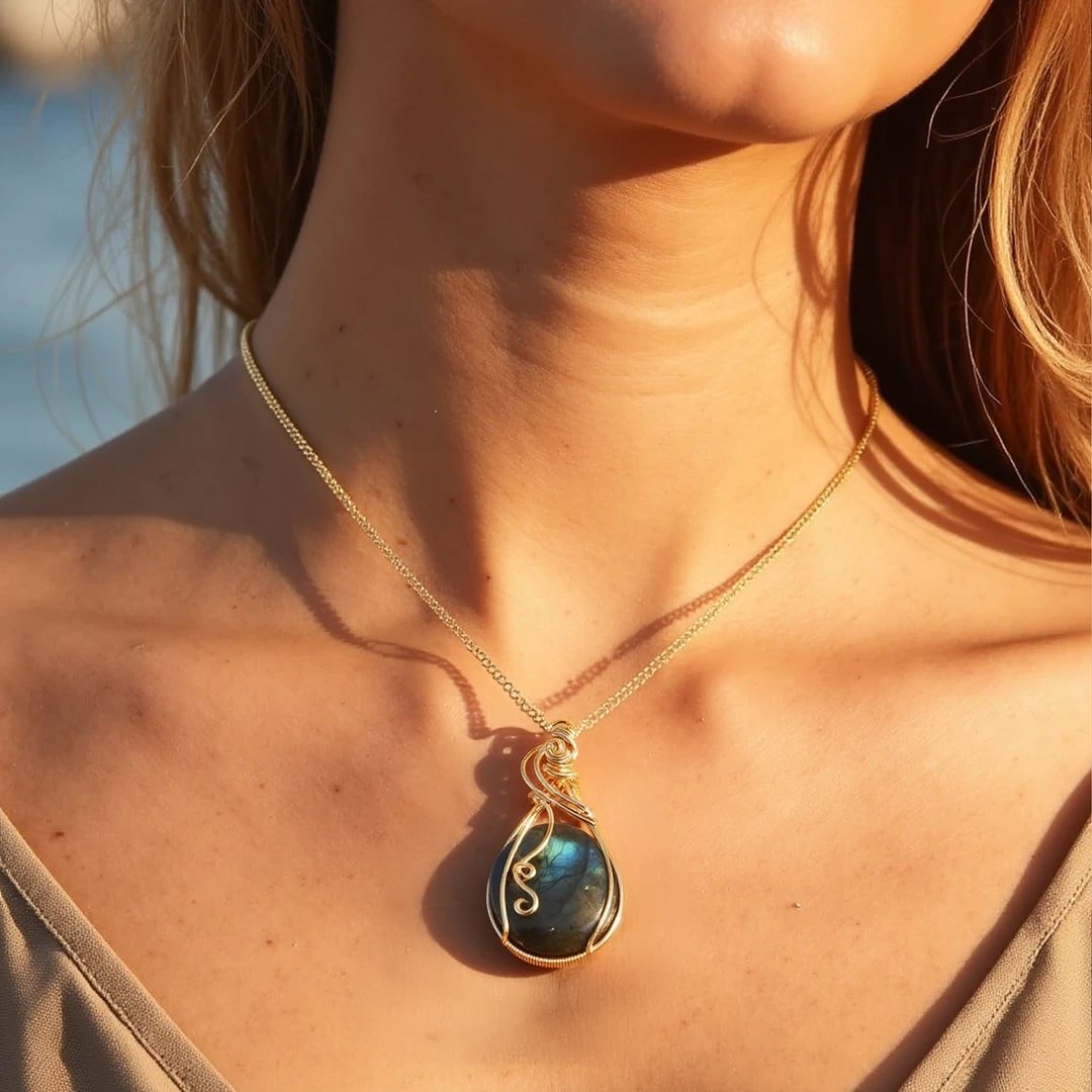 Pendant "Eye of the Universe" in Labradorite Stone – Bild 2