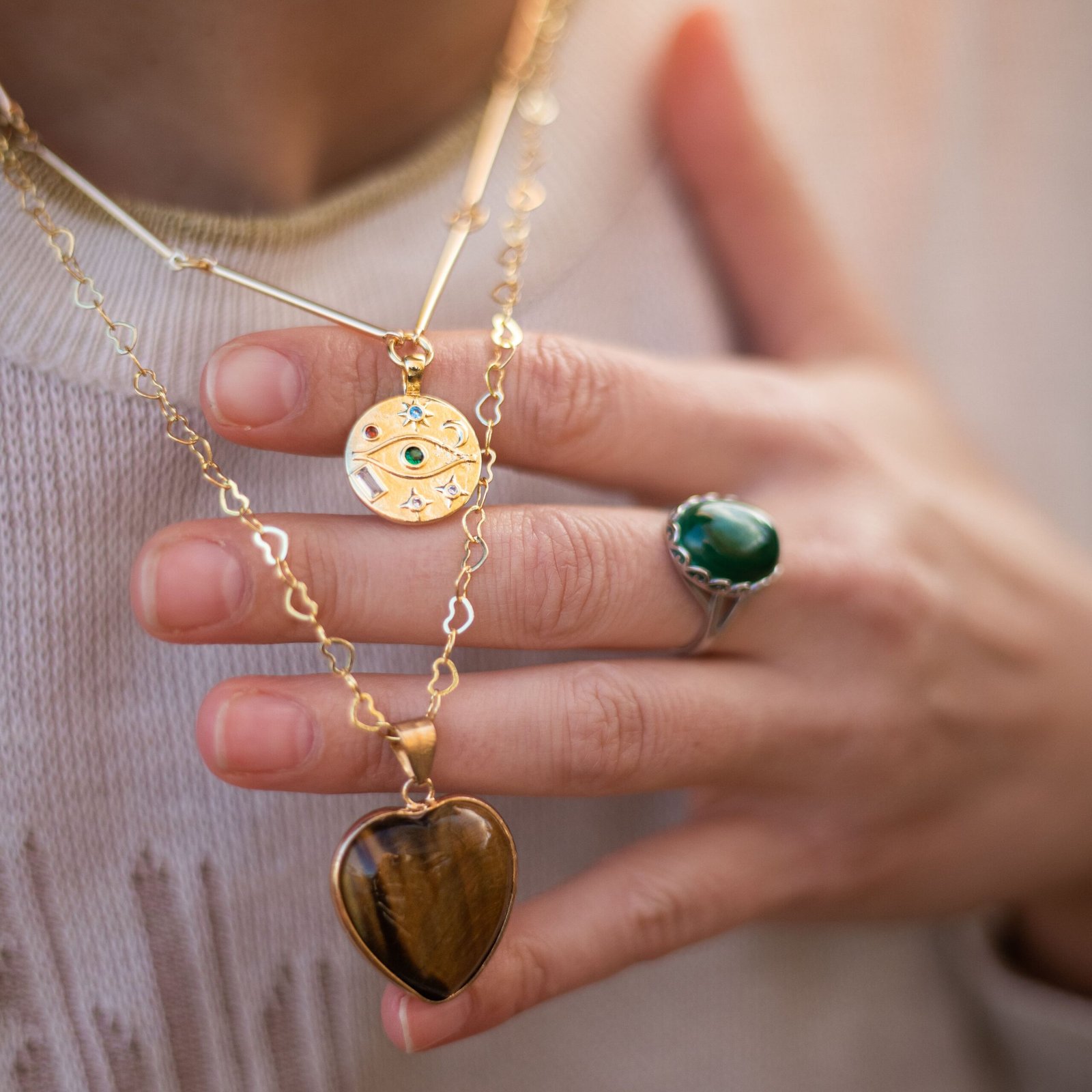 Double Necklace "Protective Heart" in Tiger's Eye – Bild 4