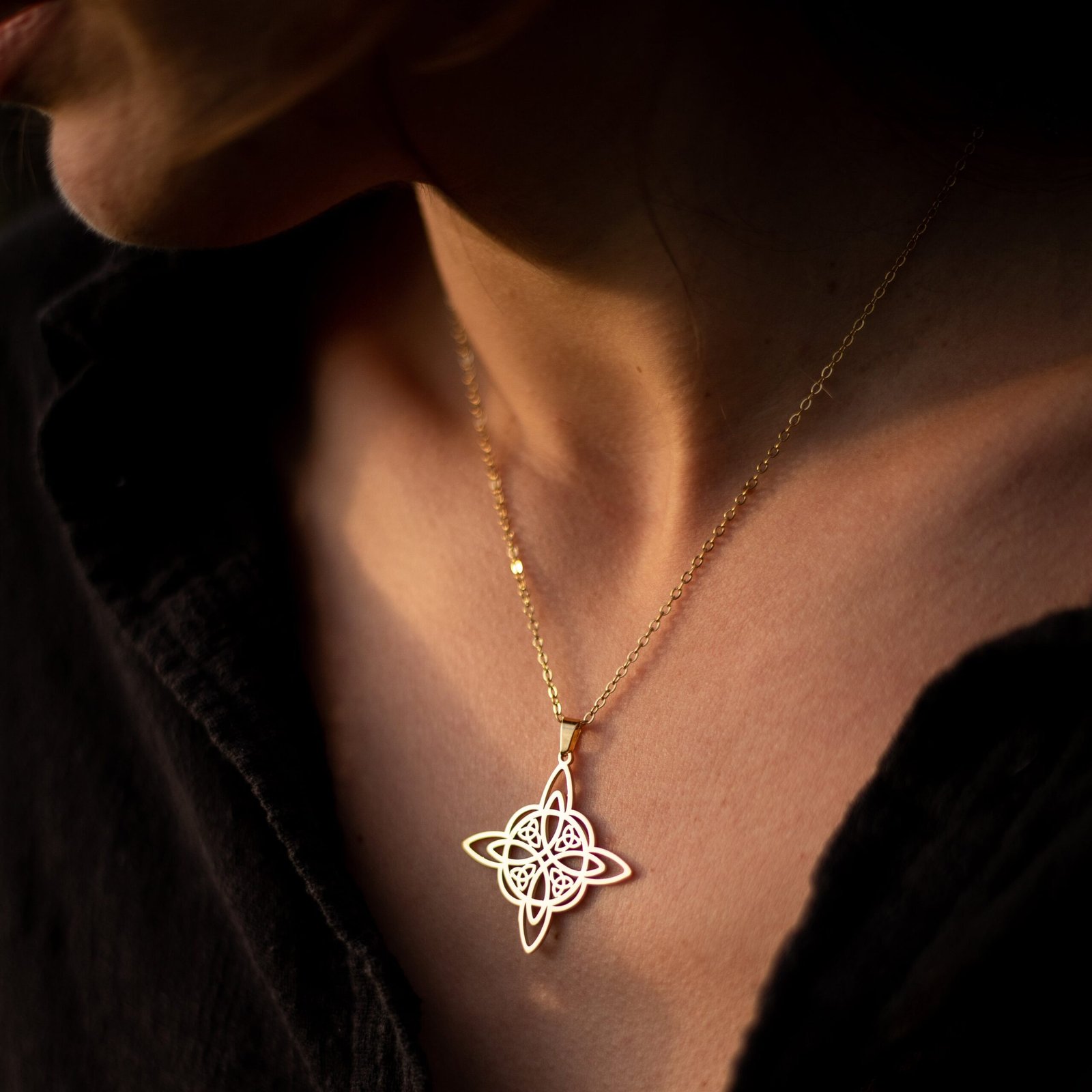 "Eternal Protection" Pendant in Witch's Knot – Bild 2