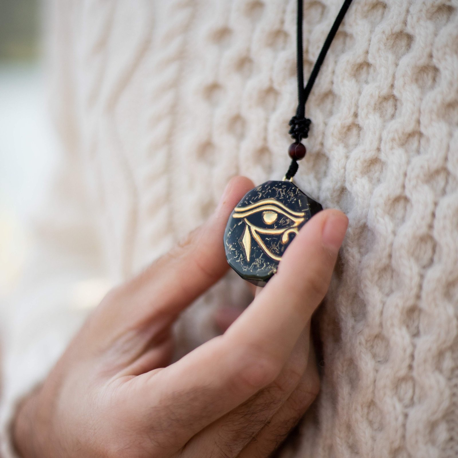 Orgonite Pendant Eye of Horus in Natural Stones – Bild 2