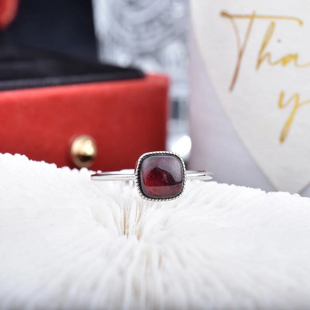 Adjustable "Square Passion" Ring in Garnet – Bild 4