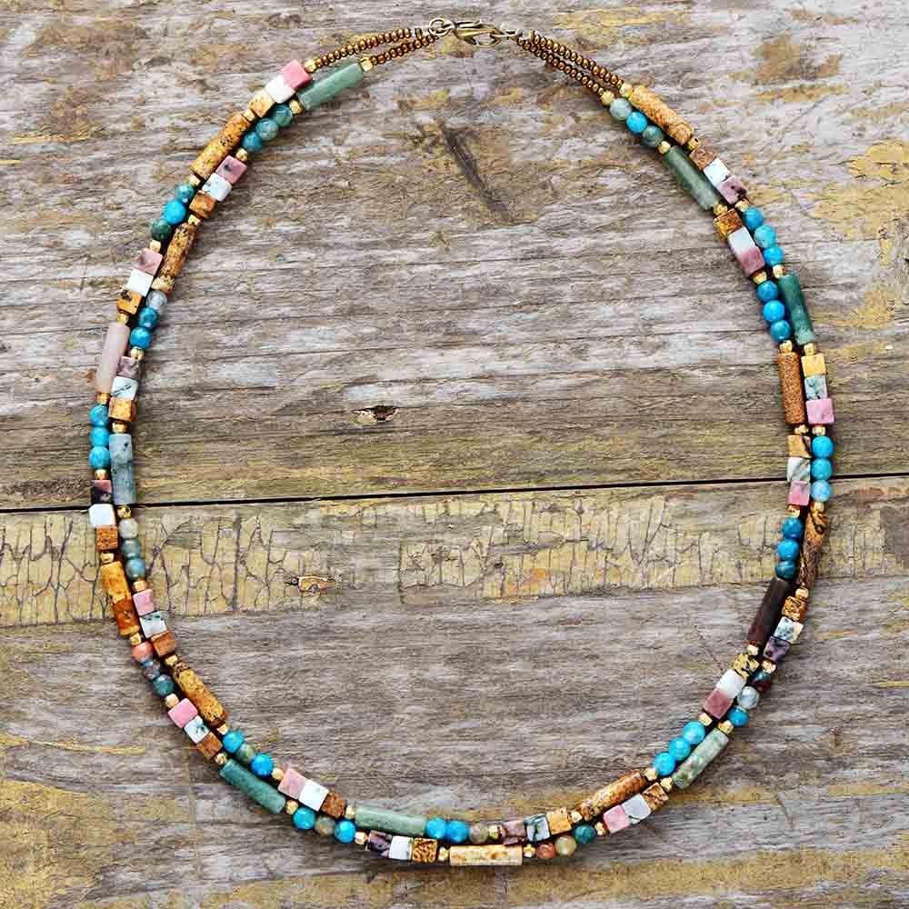 Boho-Halskette mit Natursteinen
