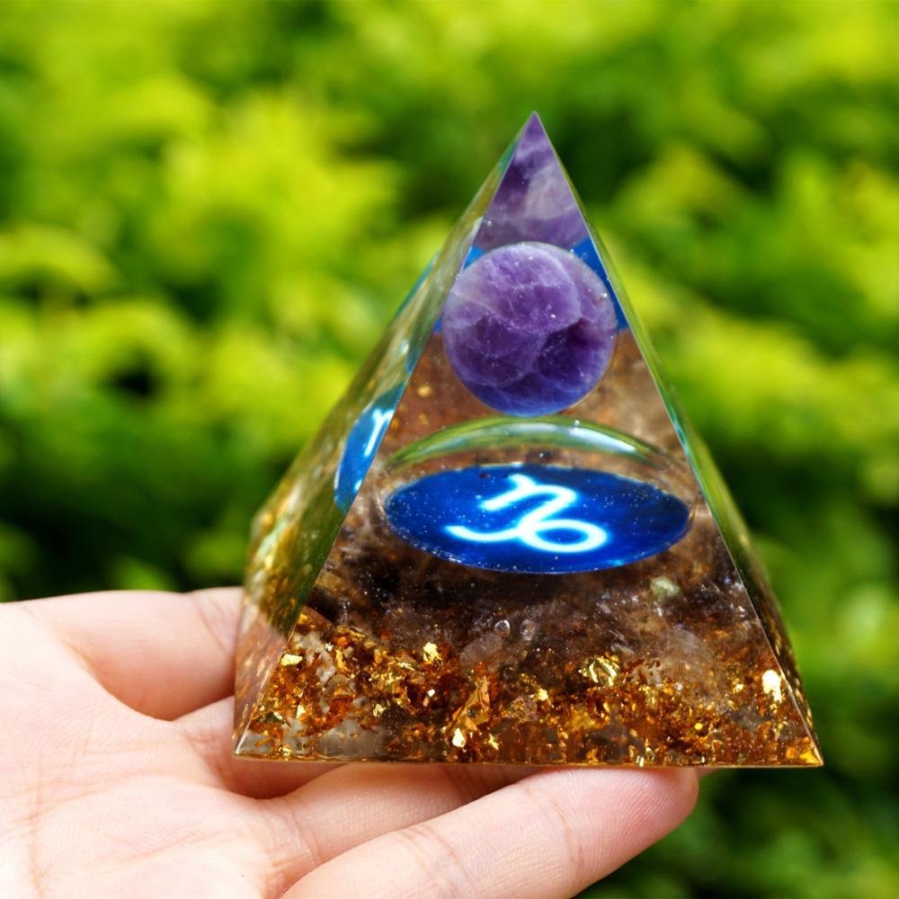 Zodiac Orgone Pyramid - Capricorn in Amethyst & Smoky Quartz – Bild 2