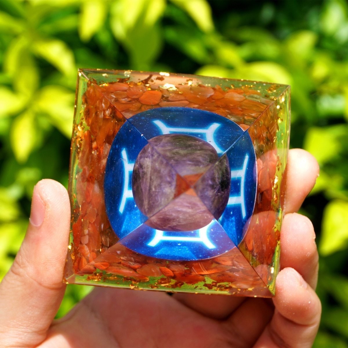 Zodiac Orgone Pyramid - Gemini in Red Agate & Amethyst - Image 3