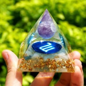 Sternzeichen-Orgonit-Pyramide Skorpion mit Amethyst & Aquamarin