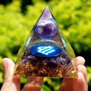 Sternzeichen-Orgonit-Pyramide Jungfrau mit Amethyst