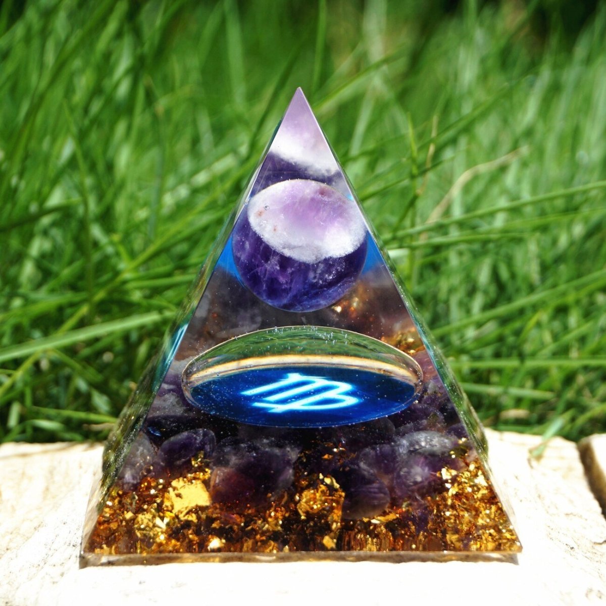 Orgone Pyramid of the Zodiac - Virgo in Amethyst – Bild 3