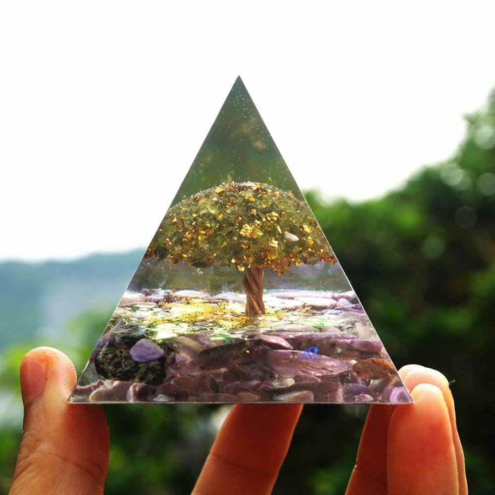 Orgonpyramide "Samsara - Wiedergeburtsbaum des Lebens" aus Charoit & Peridot
