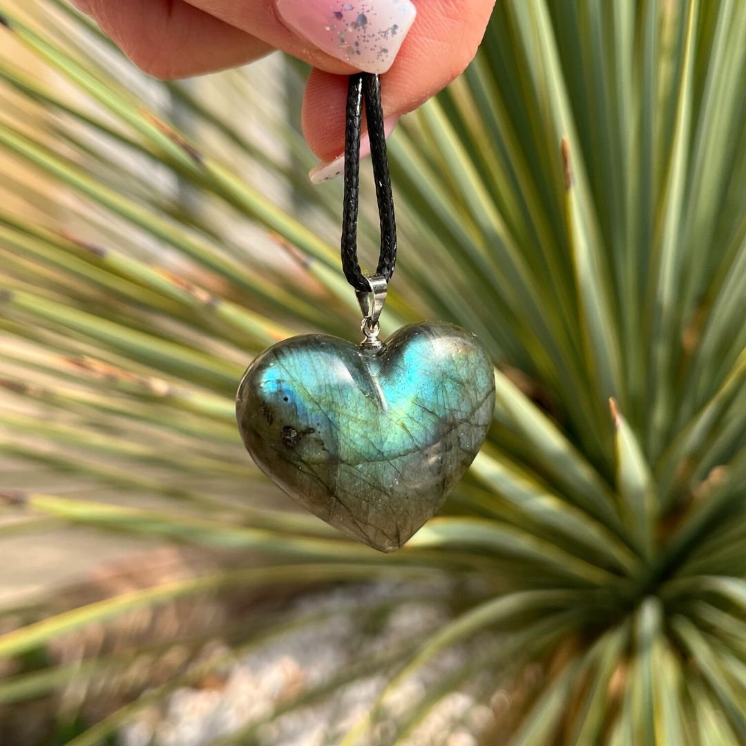 Heart Pendant in Labradorite – Bild 4