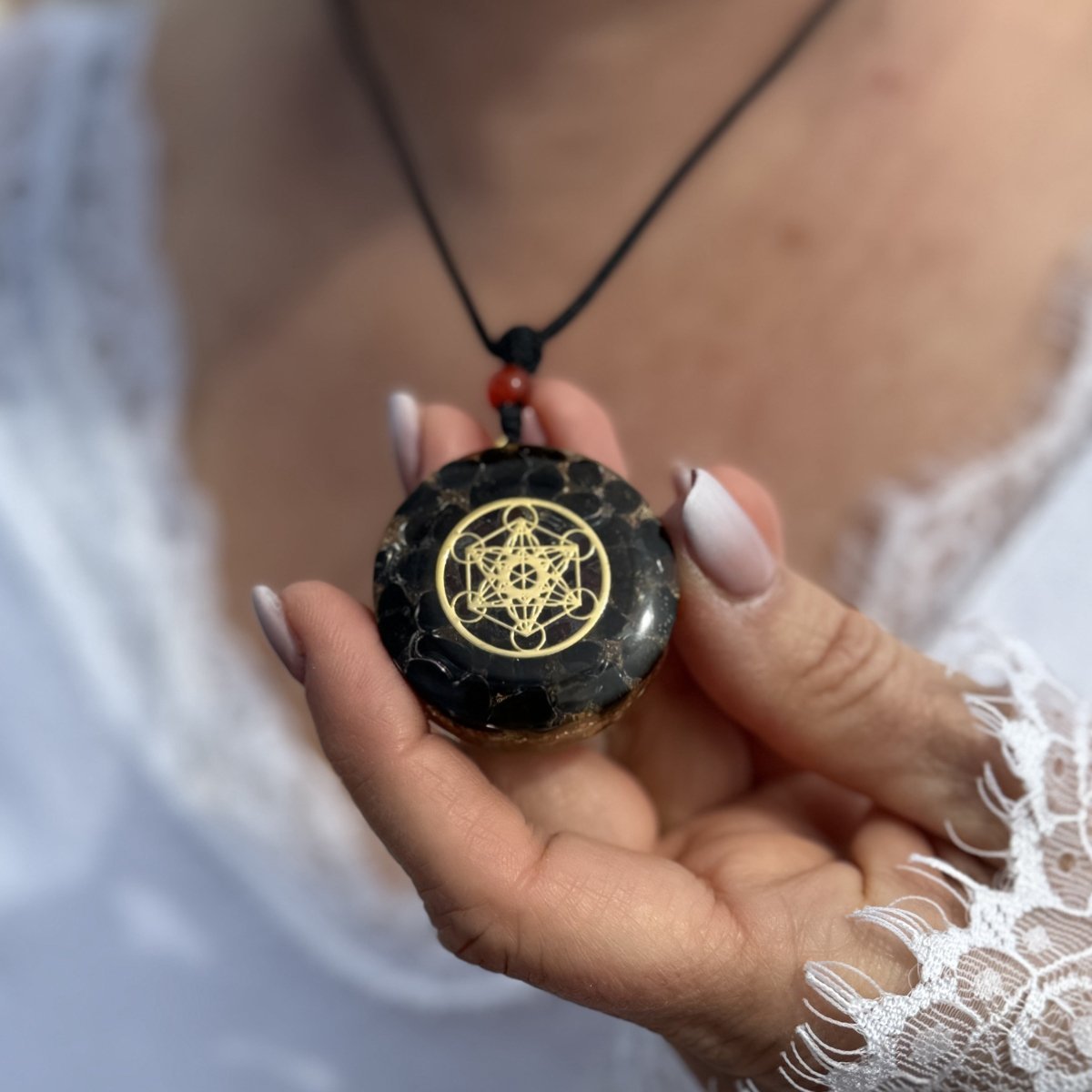 Pendant Orgonite "Metatron's Power" in Obsidian & Garnet - Image 2