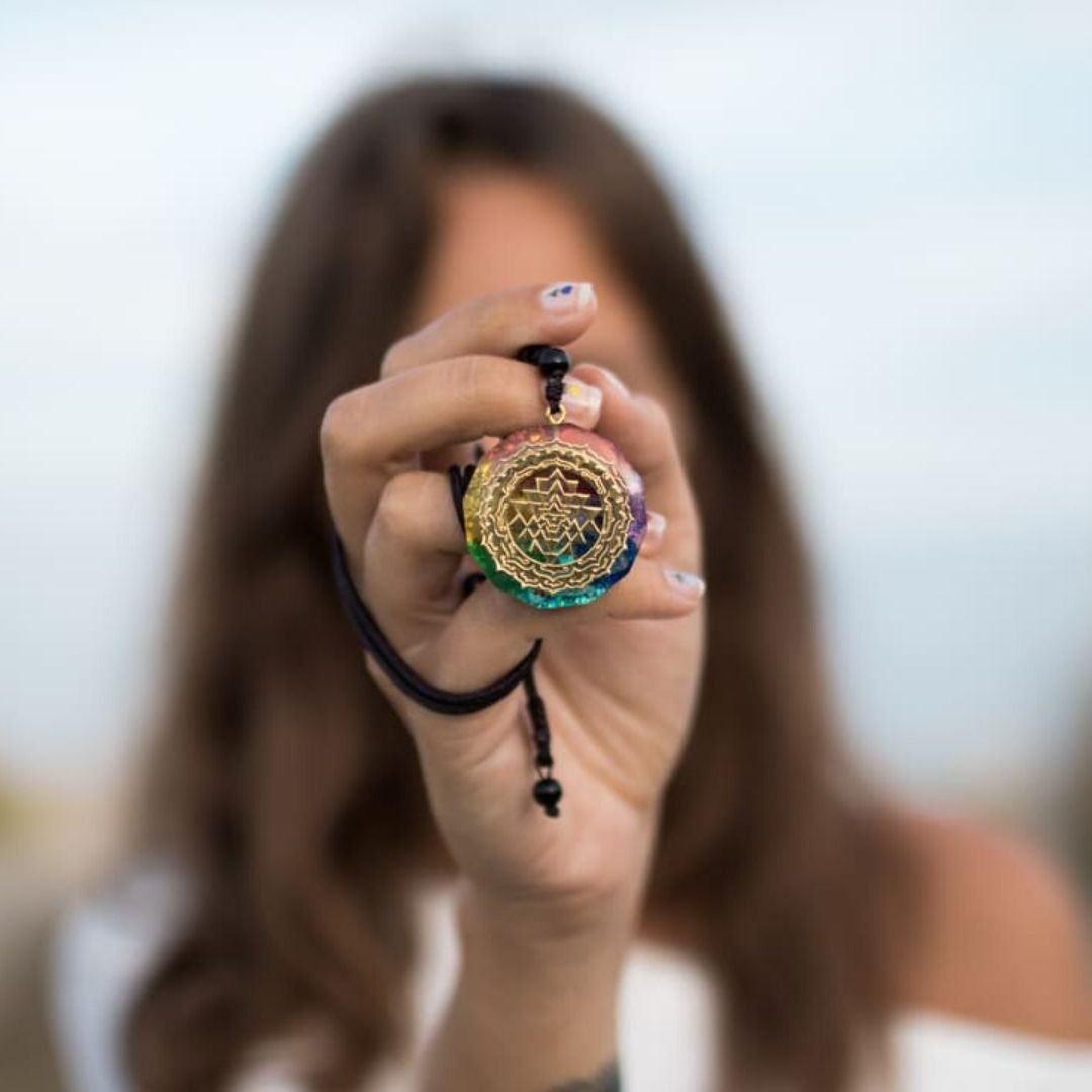 Orgonite Pendant "Sri Yantra - 7 Chakras" – Bild 6