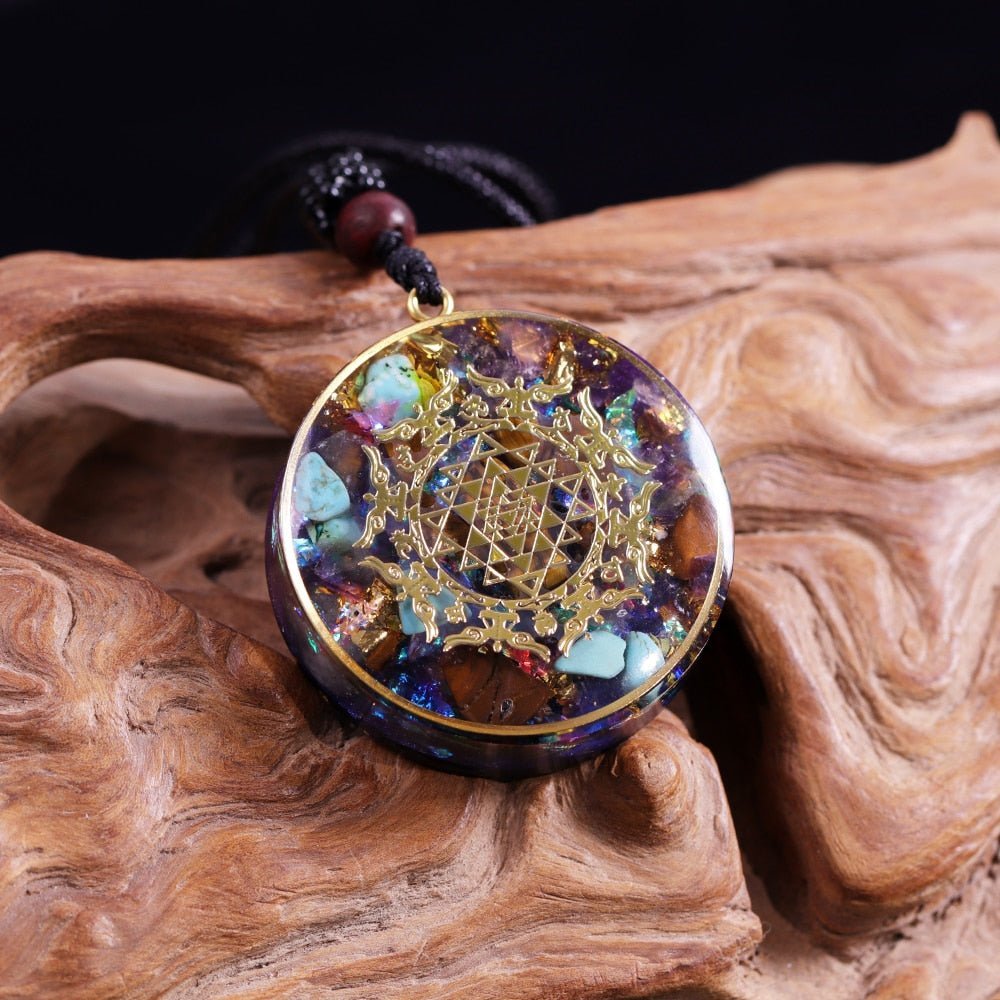 Orgonite Pendant "Sri Yantra" in Turquoise & Tiger's Eye – Bild 2