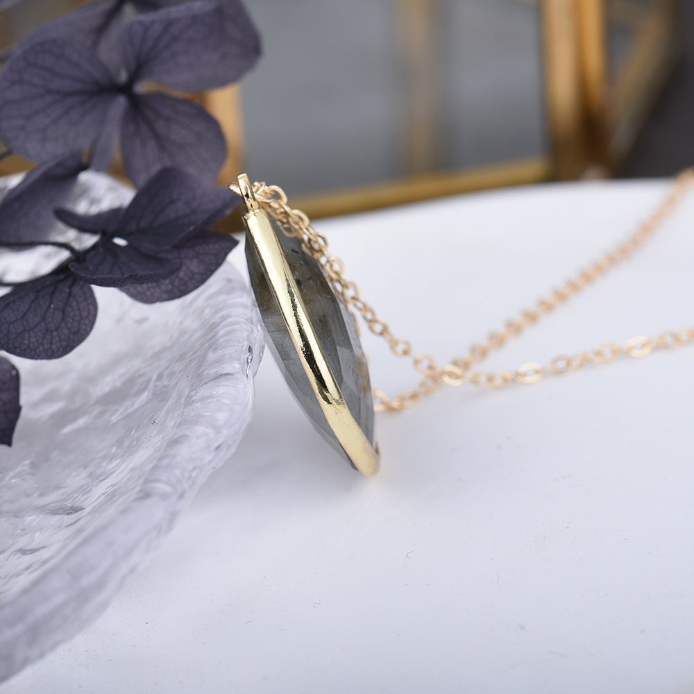 Elegant Protection Pendant in Labradorite – Bild 7
