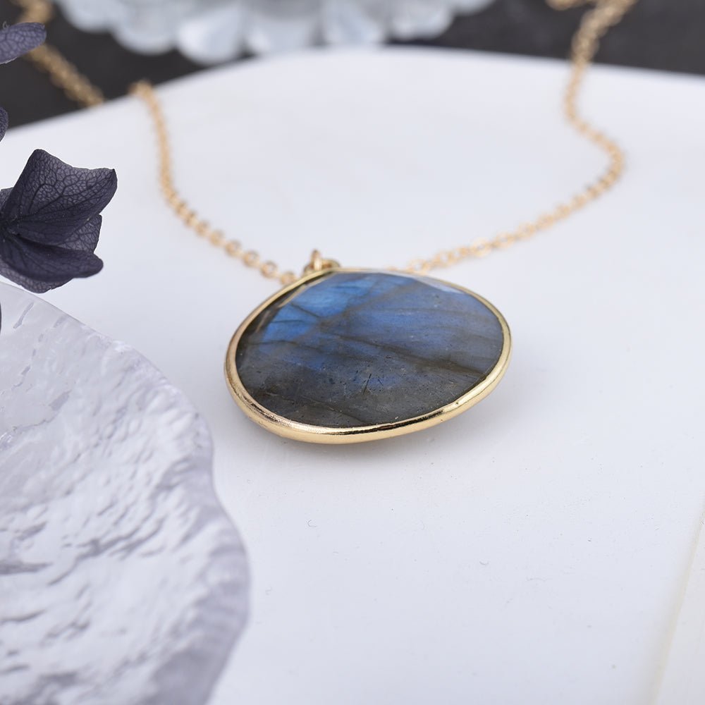 Elegant Protection Pendant in Labradorite – Bild 5